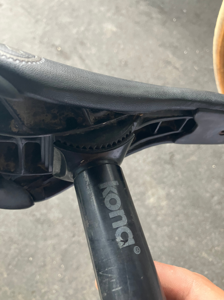ロードバイクのポジションについてですが、BBとサドルのセット