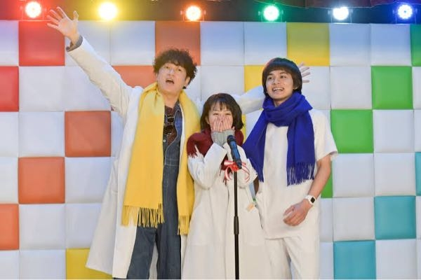 石原さとみさんのCMで着ているパーカー、どこで買えるか教えて