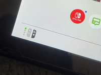 NintendoSwitchについてです。ジョイコンを2つ差し込んだら左を