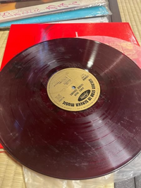 【新品未開封】【レコード】 Personal History レコード盤についての質問です - こちらの盤、昔のものなのです