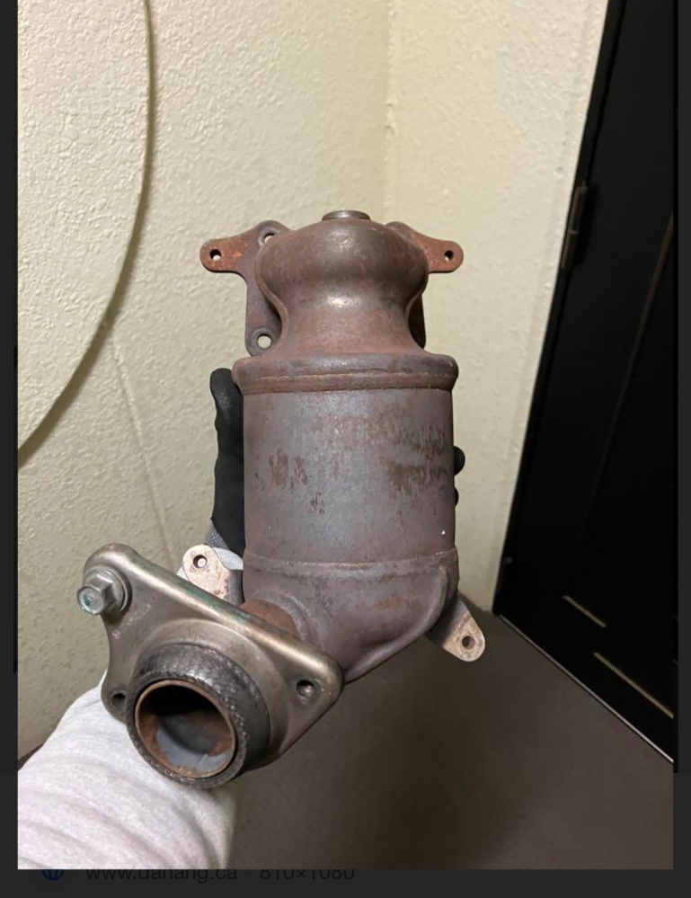 フィット GE8について質問です。第1触媒のエンジ』 ホンダ フィット