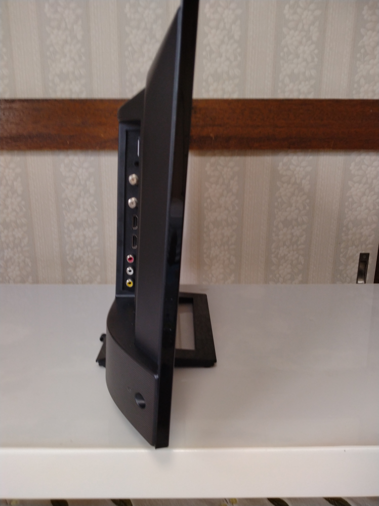 ご質問致します。東芝レグザの液晶テレビですが、付属の土台を取り付け 