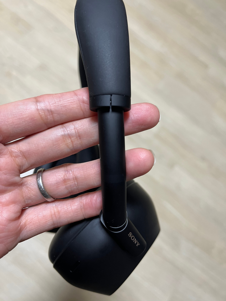 SONYWH-1000XM5のヘッドホンを3ヶ月前くらいに買ったんですけど