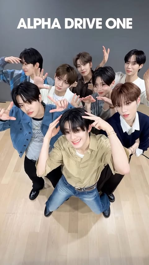 純烈の新メンバー発表。小田井涼平が脱退、岩永洋昭が後任に