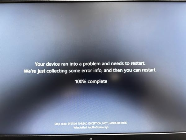 新しいパソコン買ったですから。このパソコンはあまり使わないです。今売りたいです。 パソコンの不具合に関する質問です。最近買い替えたPCに突然画像のよう