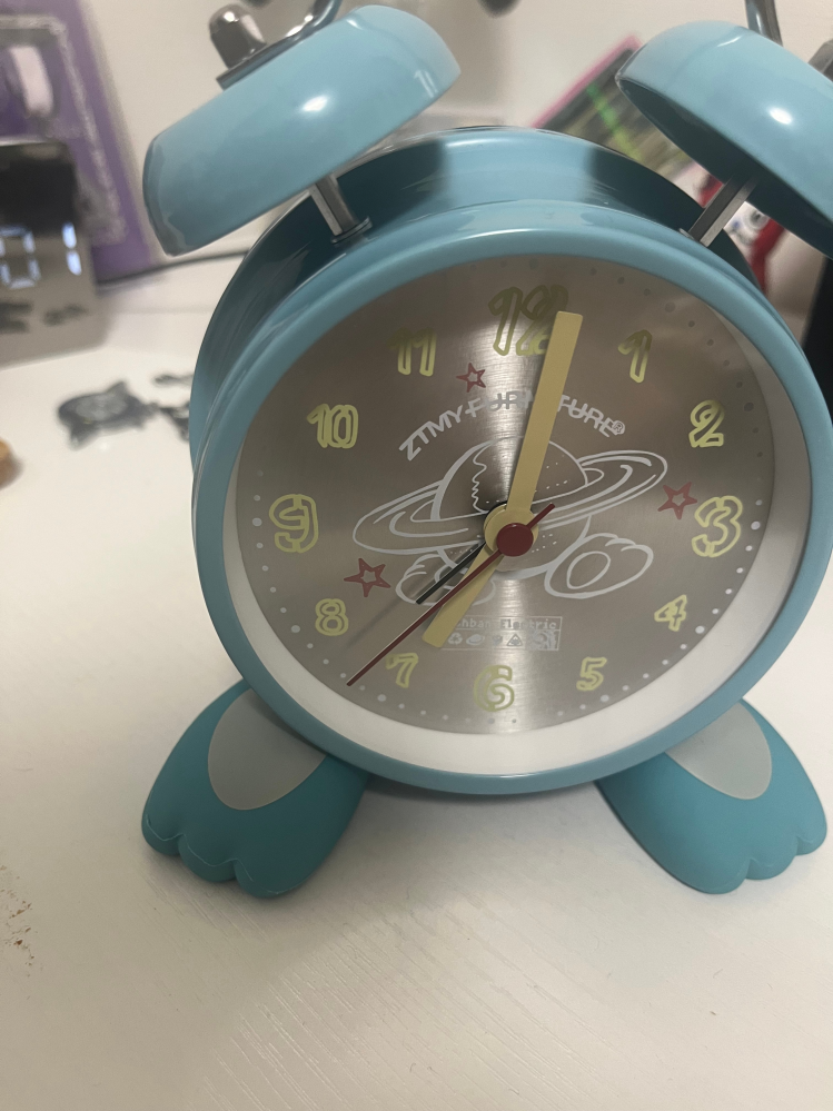 ずとまよ　アラームクロック ずとまよのグッズのサターン時計って7時半に設定したいんですが、朝と