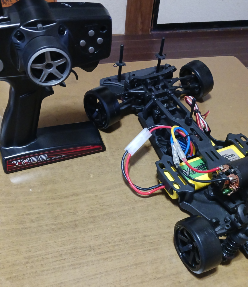 ヨコモのドリフトパッケージ(スープラ)の受信機(rx3s)と送信機
