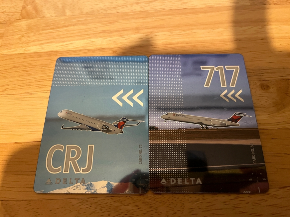 デルタ航空のトレーディングカードですが、他の種類を持ってる方