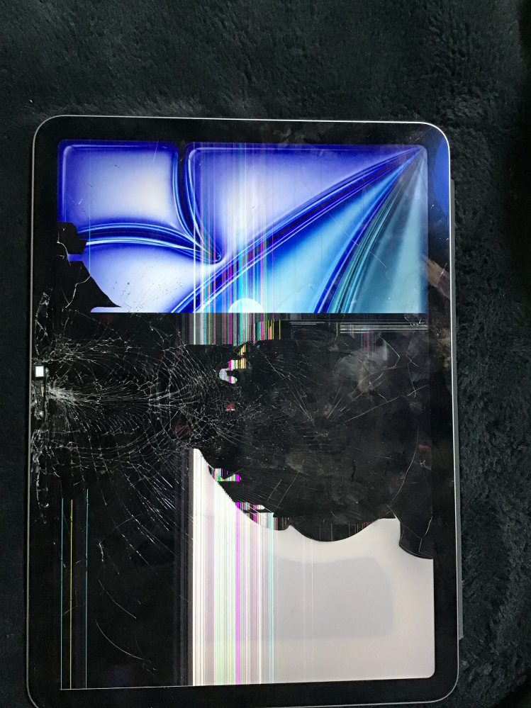 iPad (第8世代) 32GB シルバー インカメラ故障 iPad (第8世代) 32GB シルバー インカメラ故障