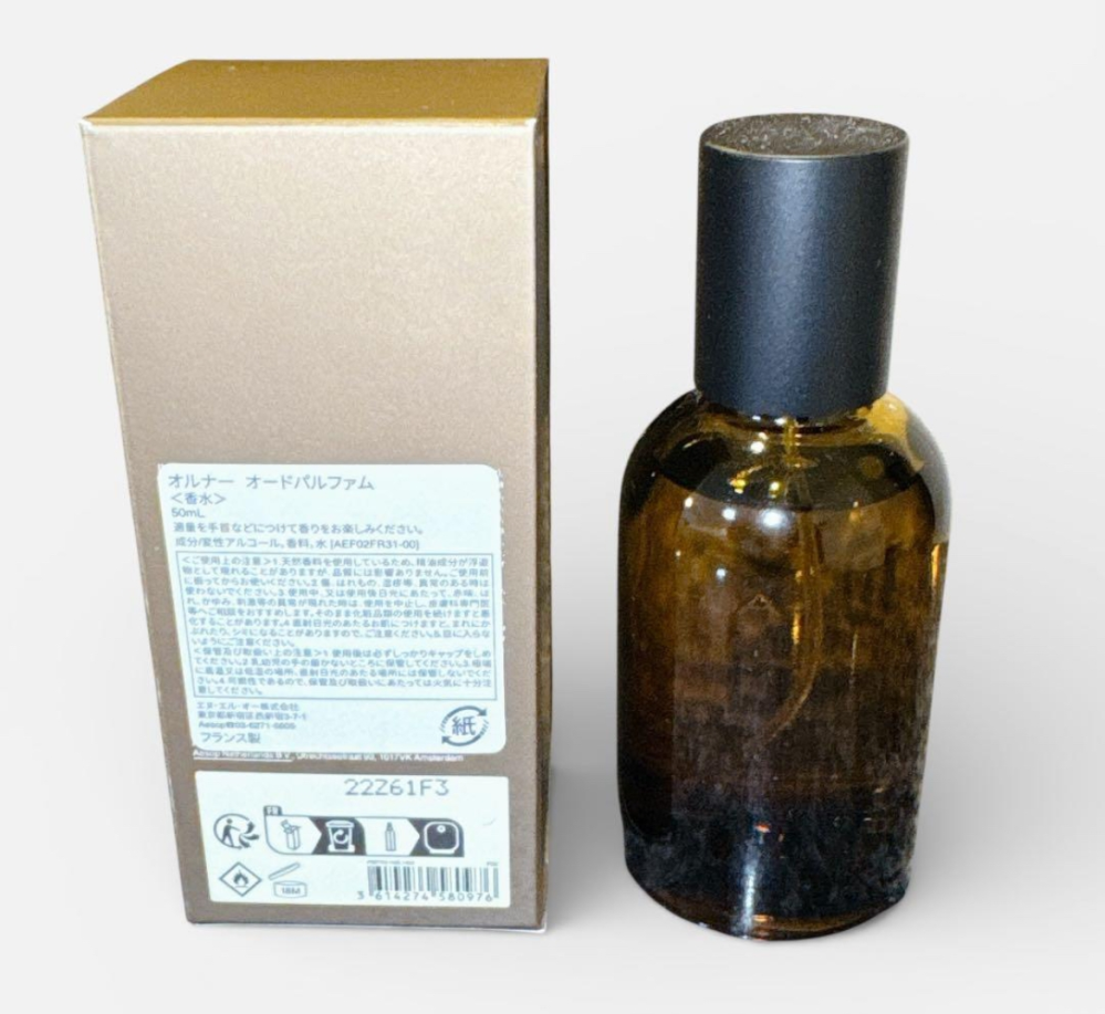 イソップ香水オルナーについてです。メルカリでイソップの香水、写真の