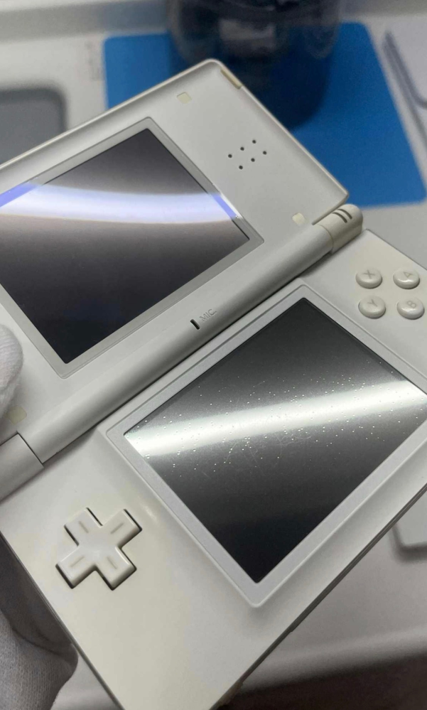 DSシリーズの尿液晶や少し黄色い画面はほぼ普通なのでしょうか？ - お