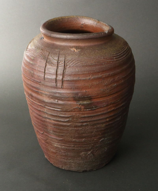 古美骨董】備前波状文壺H23cmです。制作時代を推定してその具体的な理