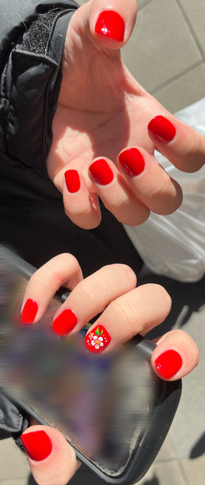 ネイリスト検定1級について質問です。シャイナーを使ってもあまり艶が