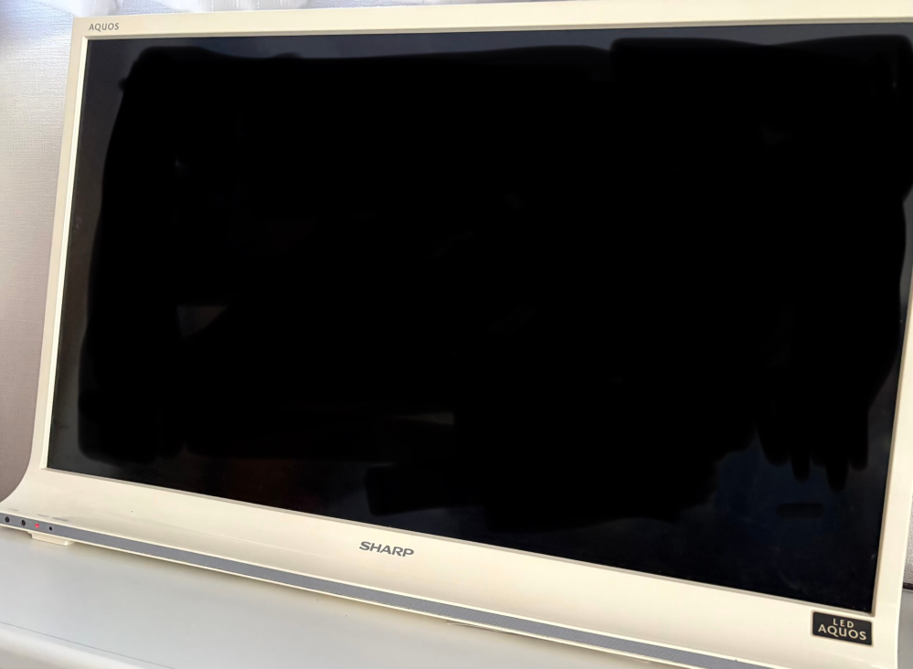 写真のこのテレビは、無線でWiFiに繋ぐ事は出来ないですか？？ - Yahoo