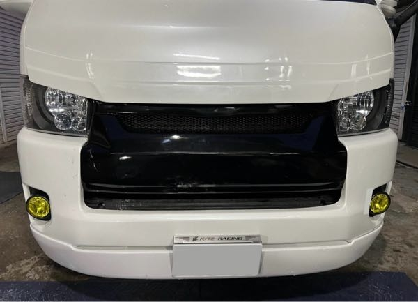 ネットで拾った写真ですが、ハイエースの純正ボンネットに』 トヨタ