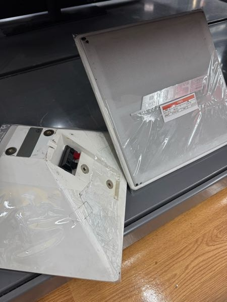 こちらのBOSEスピーカー111PYWは車に接続することはできますか