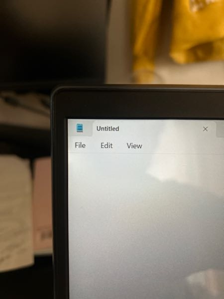 Windowsパソコンのメモ帳が突然英語表記になったのですが日本語表記に直したいです。どうすれば日本語に戻せますか