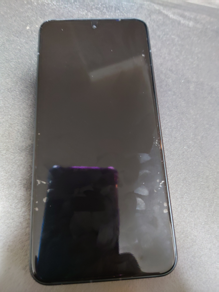 F-02D docomo 美品 初期フィルム貼ったまま F-51Fをドコモで買ってドコモの高いフィルム貼ってもらったのですが