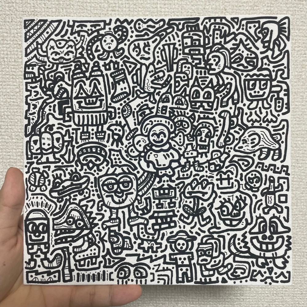 アートを売りたいです。自分は写真のような絵を書いています。大き