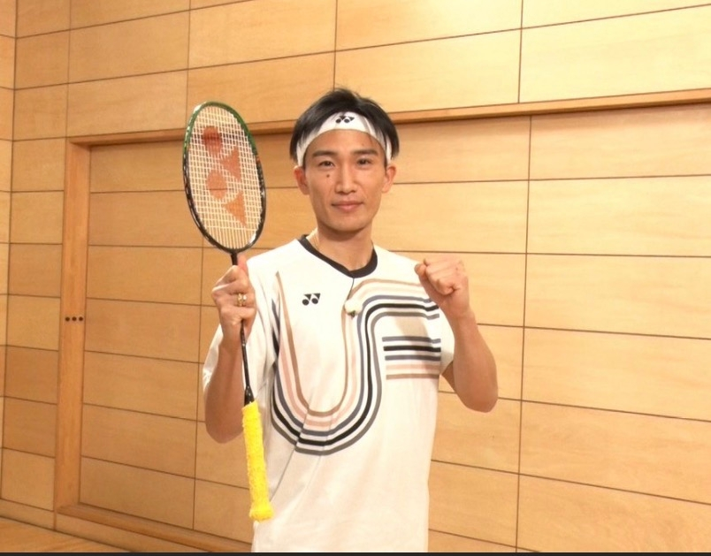 アストロクス100zzですこれはヒビですかね？？爪を這わすとほんの僅か