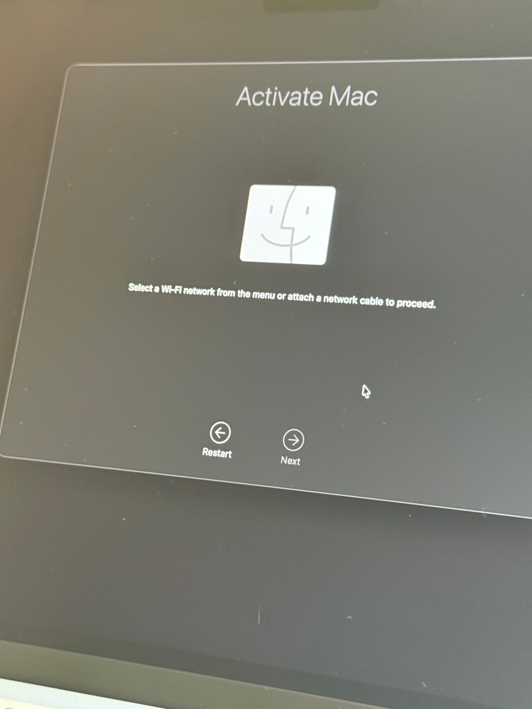 至急お願いします。MacBookAirを初期化したのですがこの画面