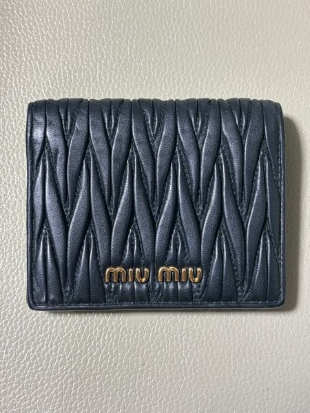 先日、メルカリでmiumiuの財布を22000円で購入しました。こちらの商品