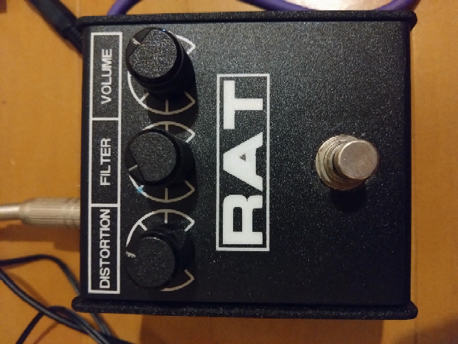 メルカリでRAT2を買ったのですがLEDの隙間小さすぎる気がするんです 