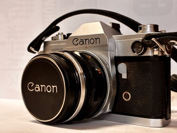 この前親戚からもらったCanonのFXという機種のカメラをもらいました