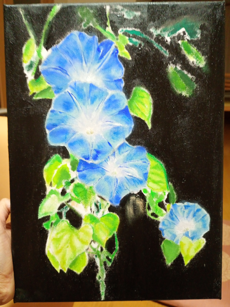 高校生です。趣味で油絵を描いています。2枚目の写真をモデルに描い