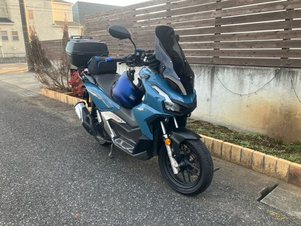 ADV160にヨシムラマフラー機械曲R77Sサイクロンカーボンエンド