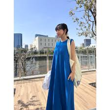 シャーリーテンプルの洋服は普通の洋服のサイズより大きめですか？そ