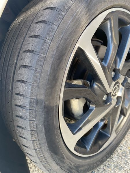 タイヤ買ったんですけど乗り換えて使わないのでお願いします