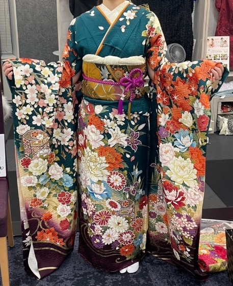 弓道で着る着物について質問です。審査などの際に切る5つ紋の入った