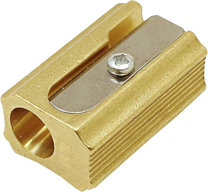 至急！どちらの文房具がおすすめですか？早めの回答お願いします