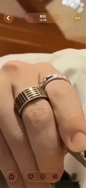 なんだかよくわからないアクセサリー　3点 アクセサリーに詳しい方教えて下さい。この2点どこのリングか分かり