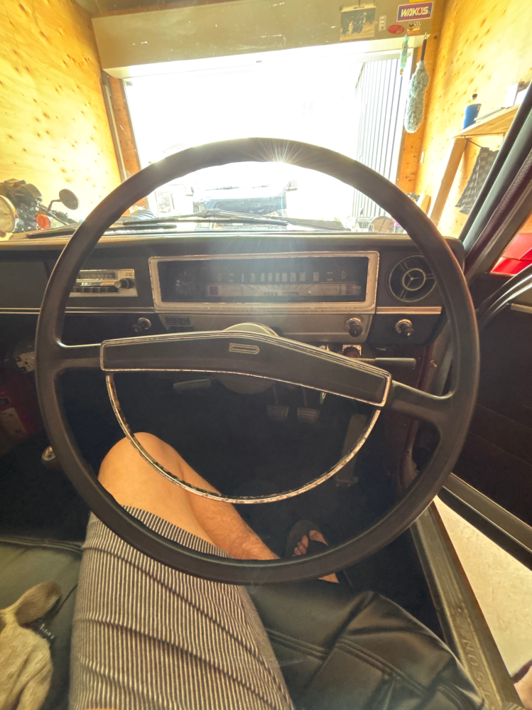 510ブルーバード初期型デラックスのステアリングを外し』 日産