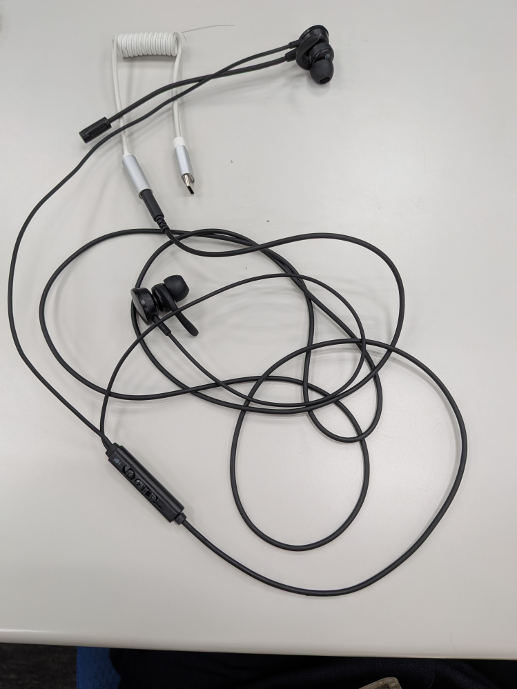 sonyのwf-1000xm5を2個買って片耳ずつ無くしたんです - Yahoo!知恵袋