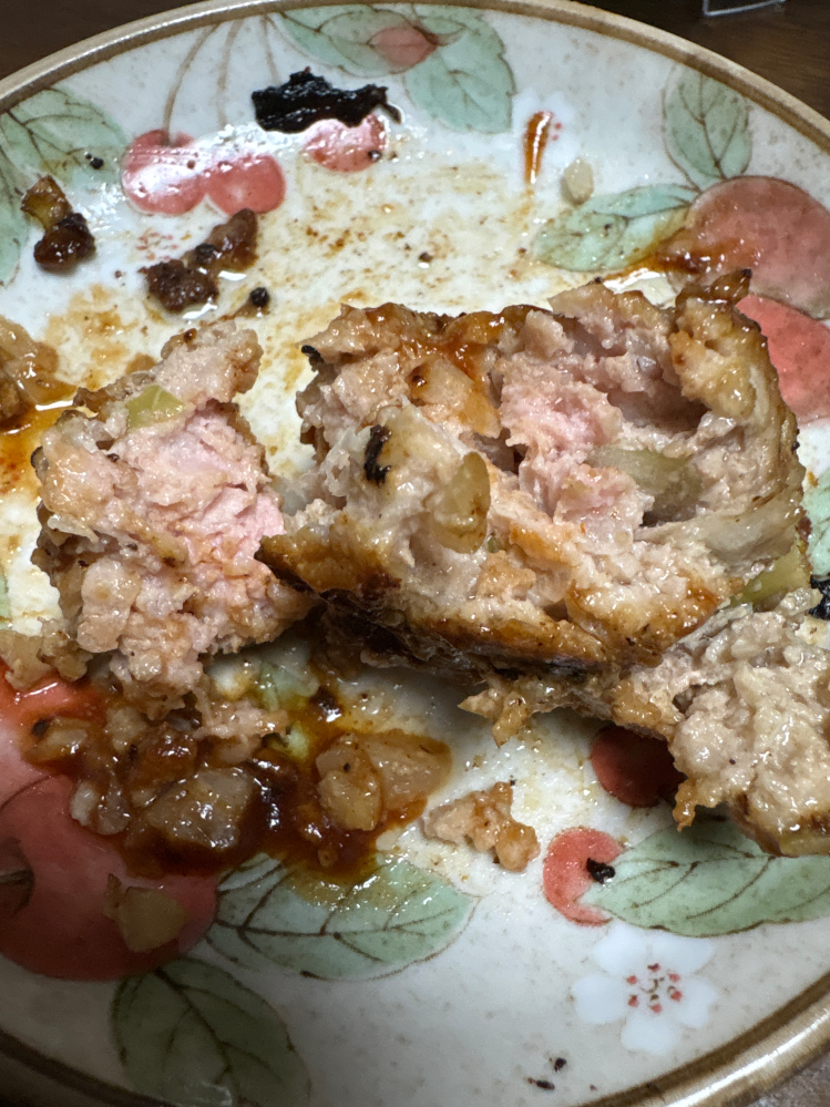 これは生焼けですか？餃子をつくったのですが、いくら蒸しても焼いても