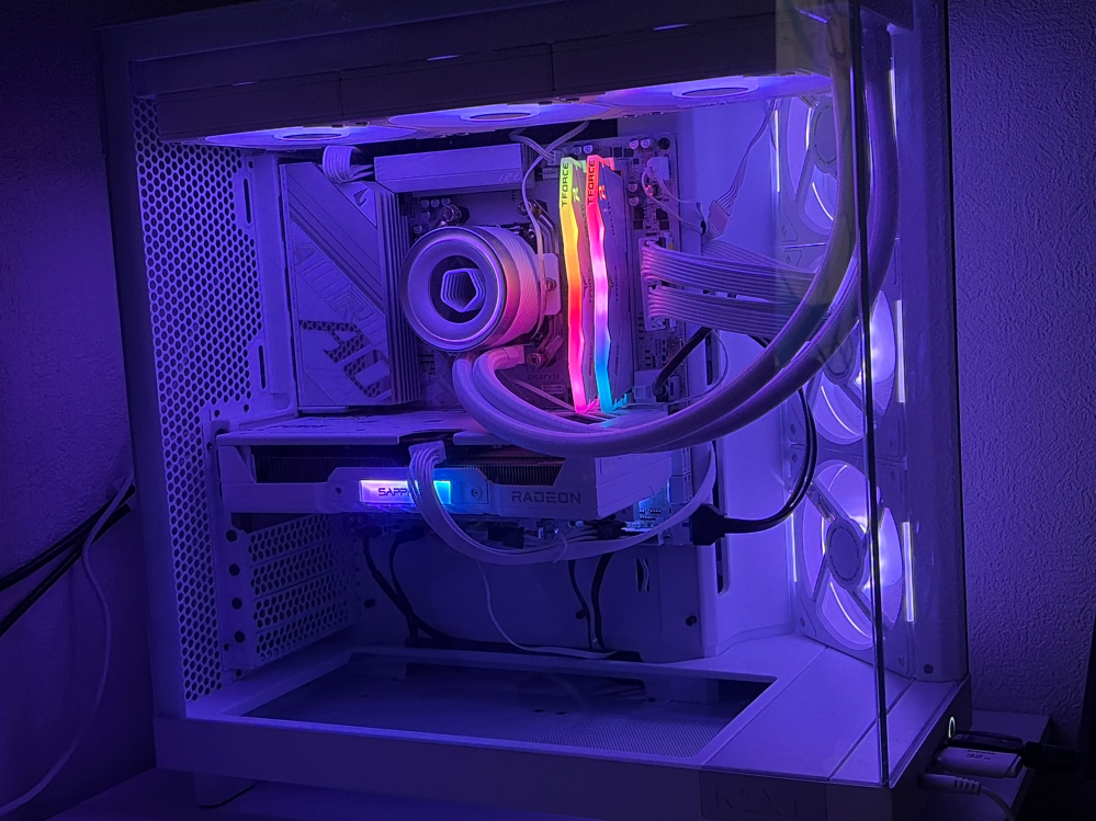 超メルカリ市間値下げ　自作PC ryzen5 8600g DDR5 32GB メルカリで自作ゲーミングPC売りたいんですがいくらで売れますかね