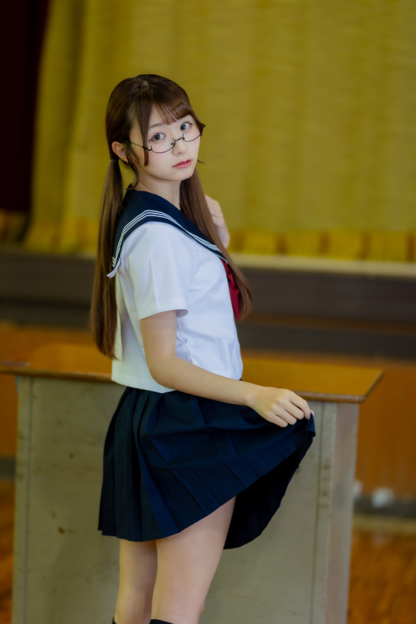 大森靖子ちゃんの美しく生きるTってあれLIVEチケ買って行かないと買え