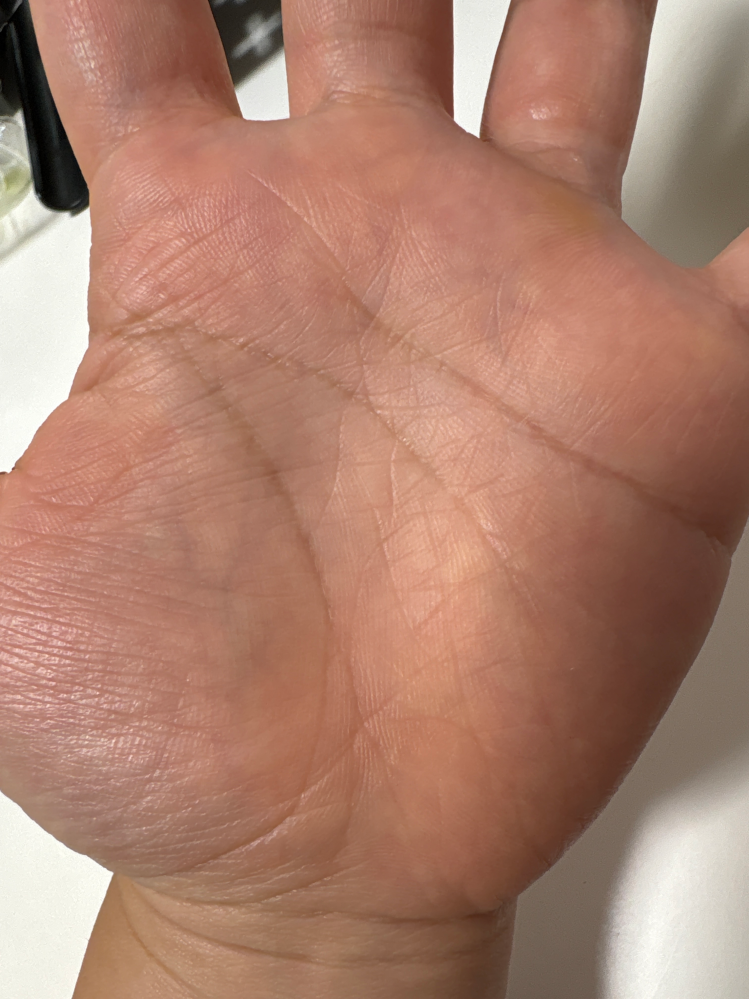 手相について詳しい方教えてください手相について急にビビり始めました