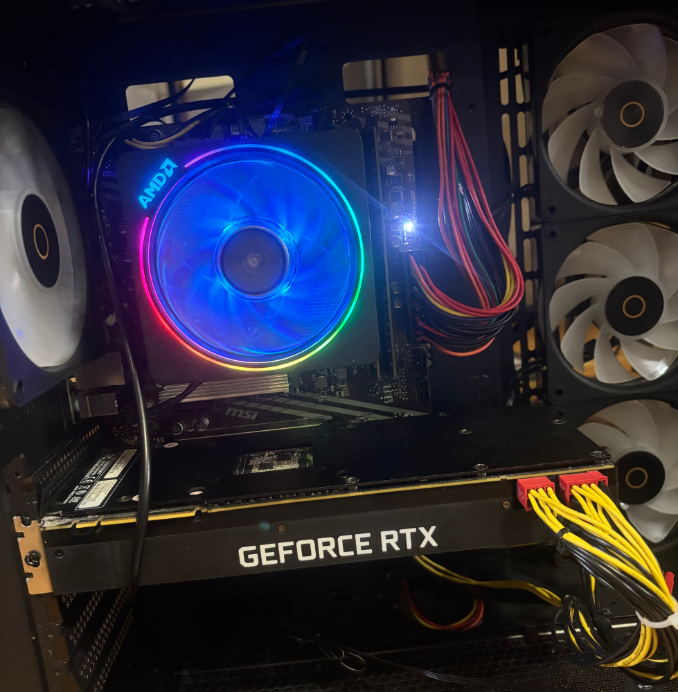 CPU／マザー／ケース／電源／メモリ／クーラー／グラボ使用期間短 中古で買ったpcのマザボが壊れたため、マザボとcpu、ケースを新しい