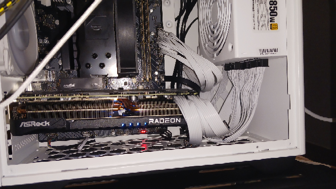PC素人です。昨年6月にFRONTIERで買った初めてのゲーミングPCが壊れま