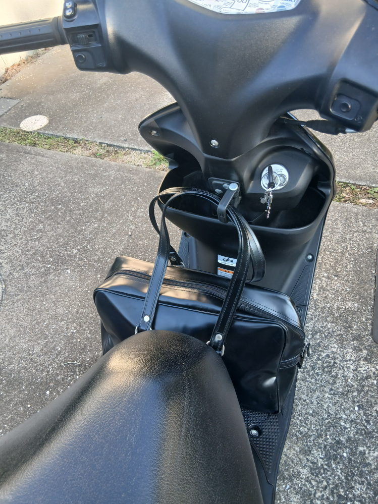 ライブディオzxにフルフェイスのヘルメットは入りますか