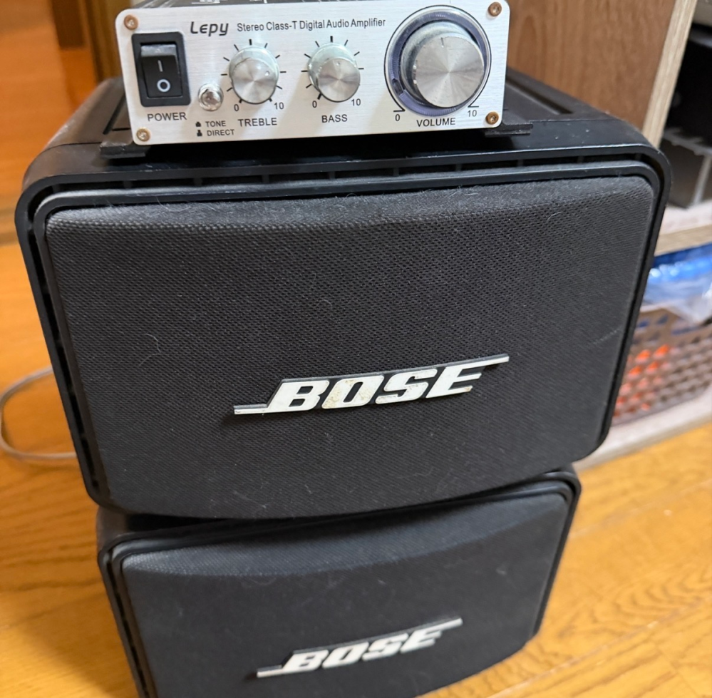 ジュークボックスが家にあったのですが小さなカセットテープを入れて
