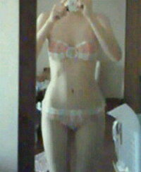 この体形で水着はみっともないですか 今度彼氏と海やプールに行くことに Yahoo 知恵袋