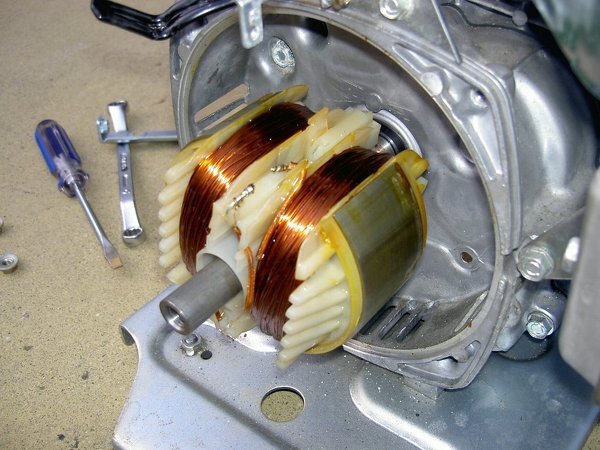ポータブル発電機が発電しません 手持ちの発電機が発電しないので原因を調べ Yahoo 知恵袋