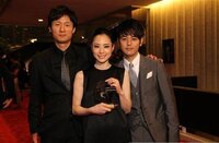 深津絵里さんは薄毛ですか 男性ですけど 写真を見て薄毛 Yahoo 知恵袋