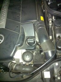 ハンドルを左右に切ると急にウィーンとエンジン音 みたいなのが Yahoo 知恵袋