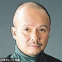 25さい男がピアスをつけるのは年齢的に考えてどうでしょか こ Yahoo 知恵袋